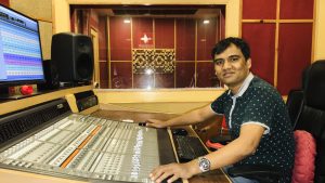 हिट सङ्गीतकार आशिष अविरल